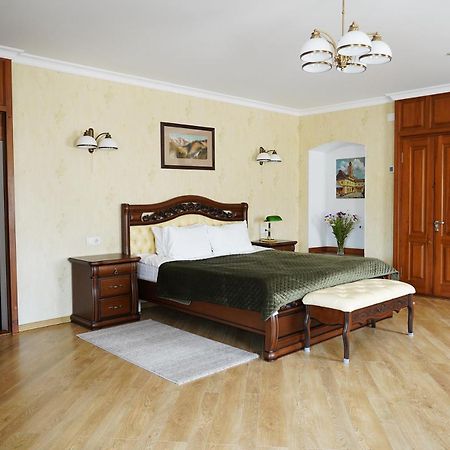 Spadok Hotel Kamianets-Podilskyi Ngoại thất bức ảnh