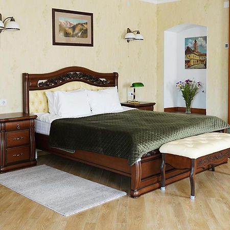 Spadok Hotel Kamianets-Podilskyi Ngoại thất bức ảnh