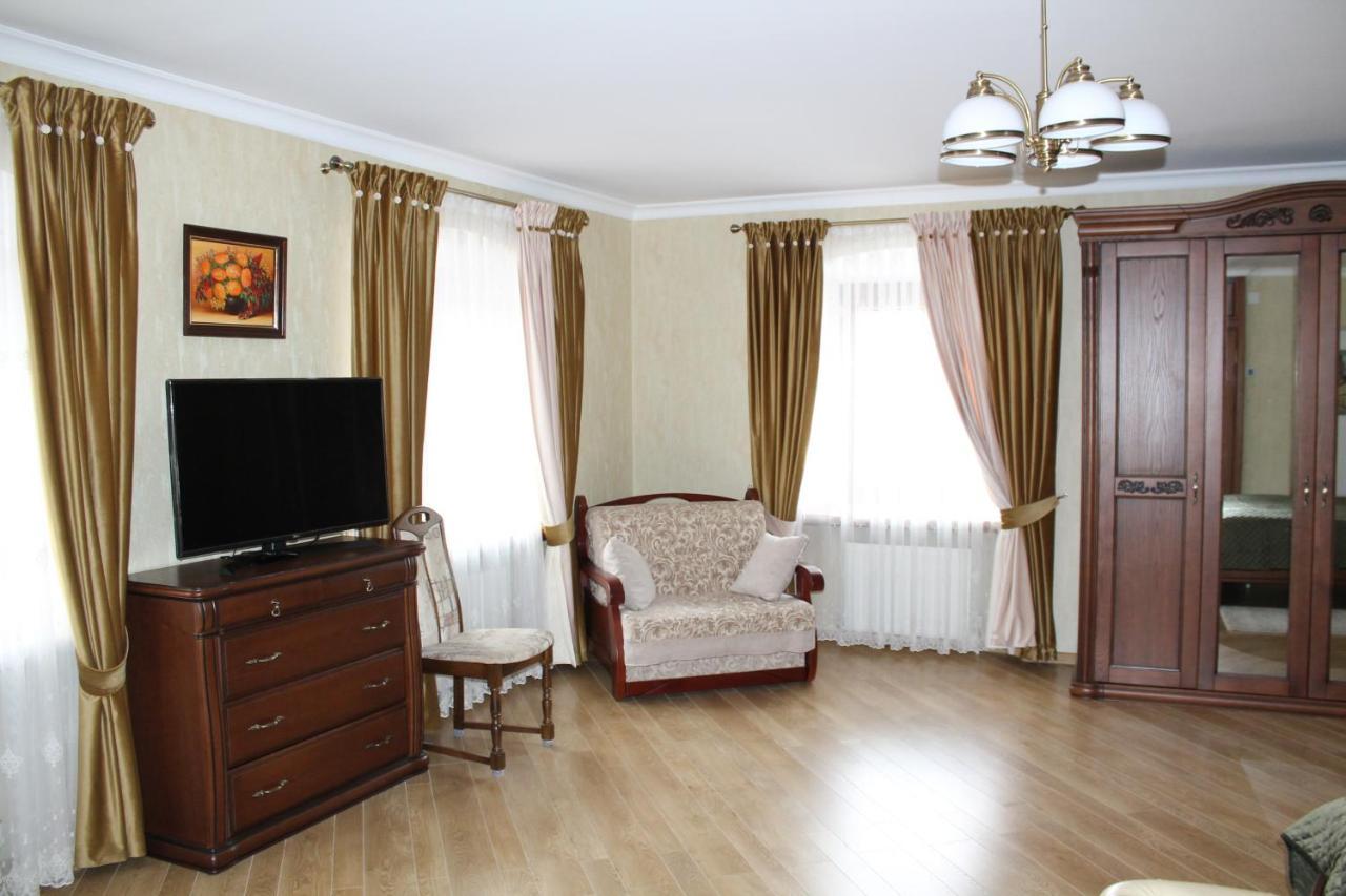 Spadok Hotel Kamianets-Podilskyi Ngoại thất bức ảnh