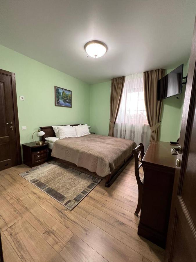 Spadok Hotel Kamianets-Podilskyi Ngoại thất bức ảnh