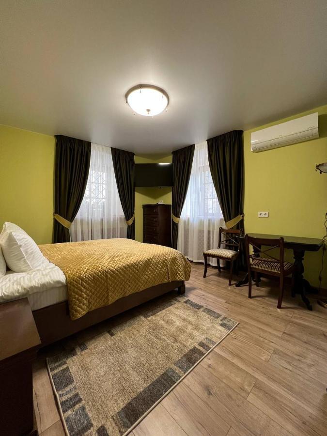 Spadok Hotel Kamianets-Podilskyi Ngoại thất bức ảnh