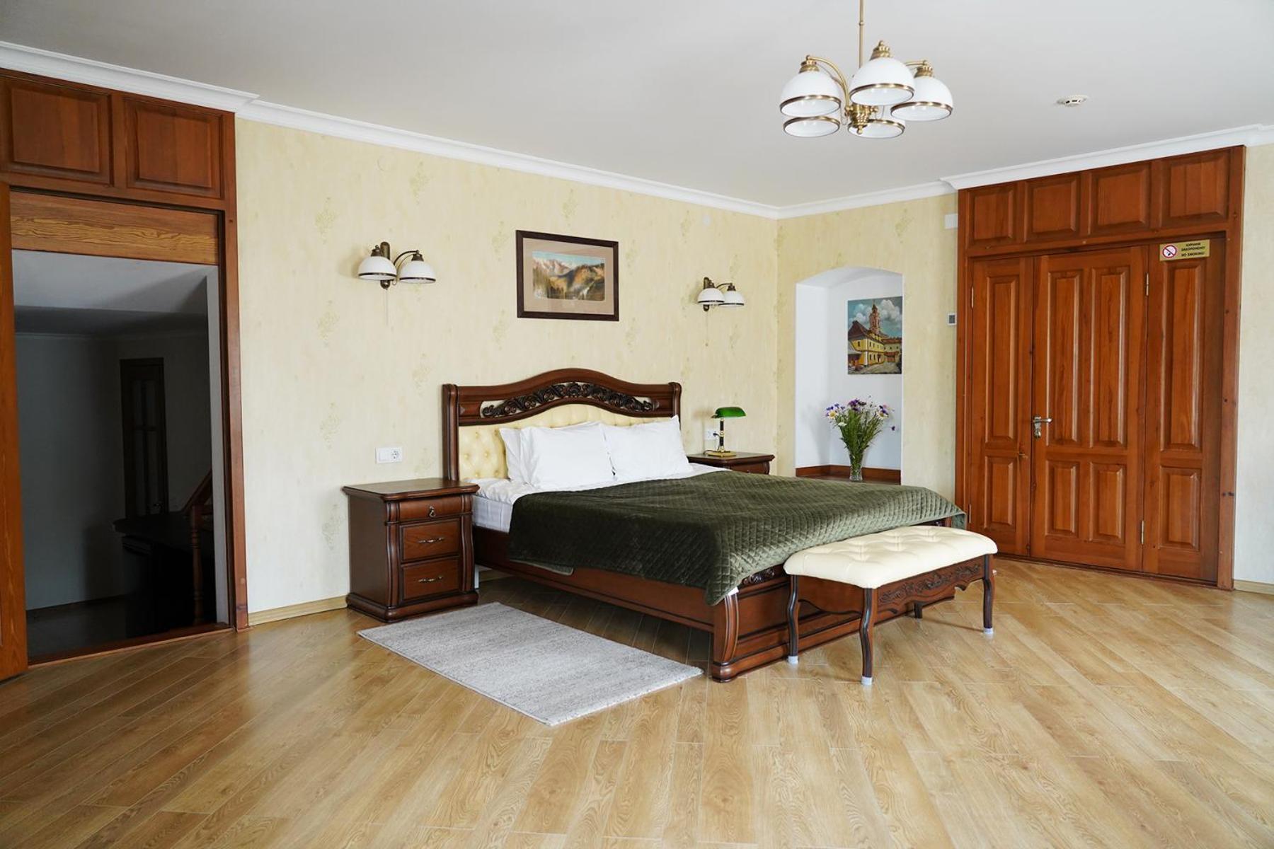 Spadok Hotel Kamianets-Podilskyi Ngoại thất bức ảnh