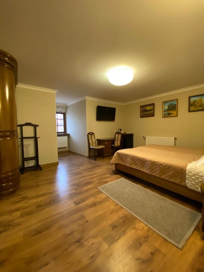 Spadok Hotel Kamianets-Podilskyi Ngoại thất bức ảnh